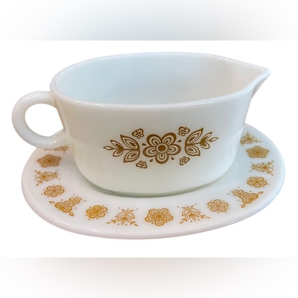 70s PYREX Vintage Gravy Boat & Underplate, Butterfly Gold -  77-U, 77-B - Picture 3 of 6